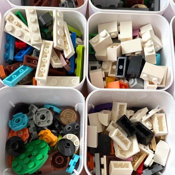 Lego Bricks - Picture 5 of 7